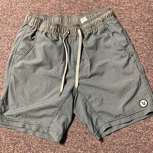 Vuori Shorts-Men’s size small; green and gray